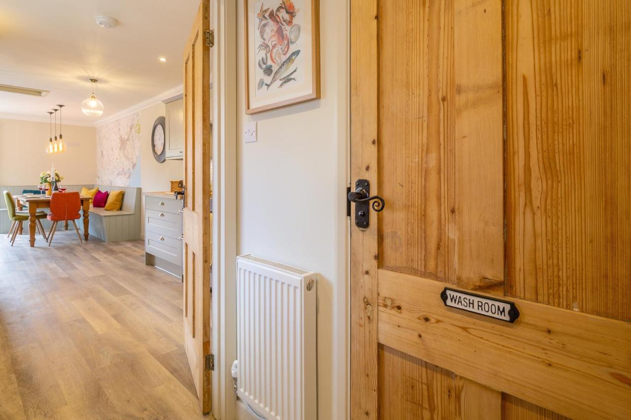 Immaculate Luxury Retreat In Pretty Village With Great Pubs - Box Valley Cottage Сток-бай-Нейленд Экстерьер фото